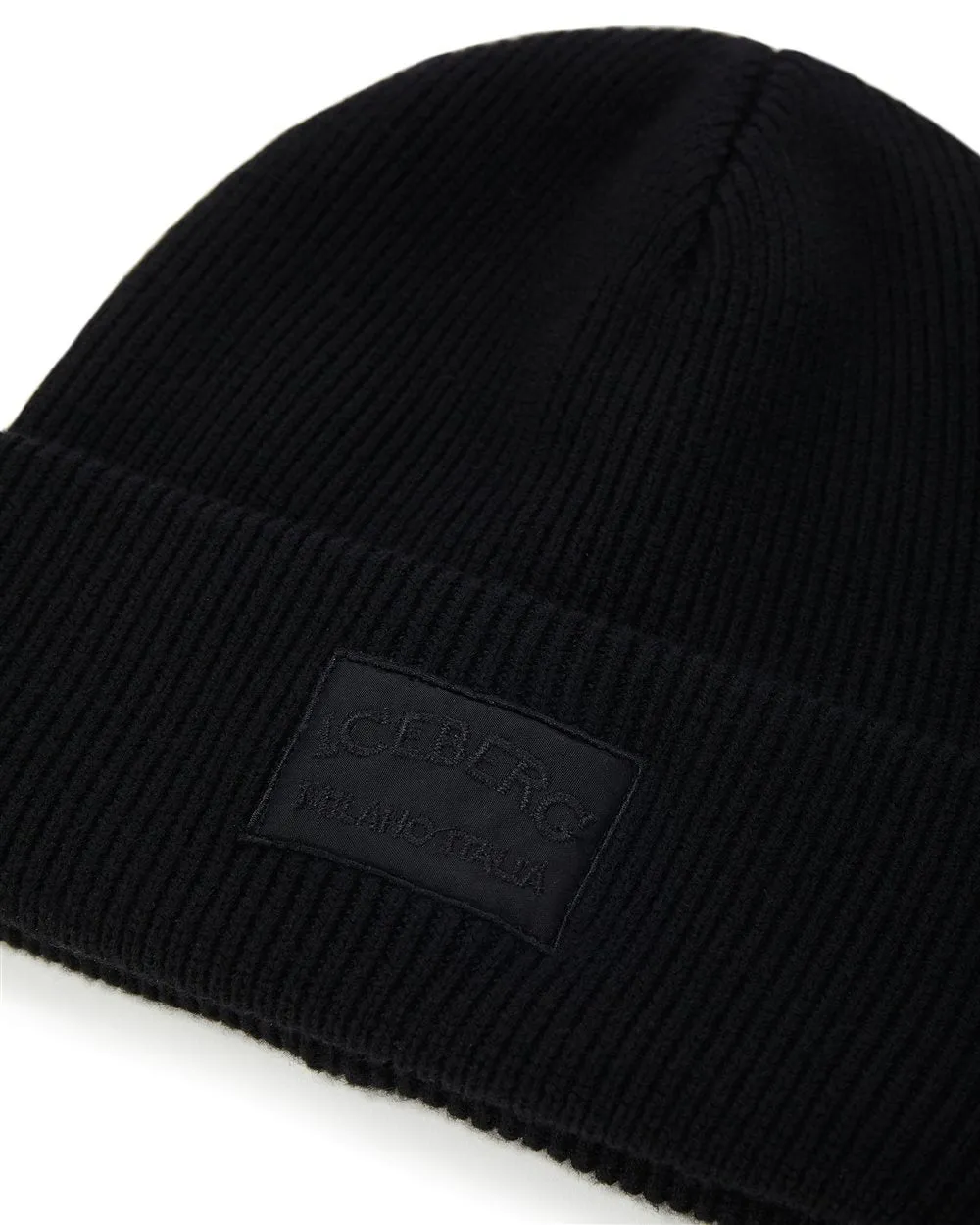 Beanie in extra fine merino wool (Black) - I24304090059000