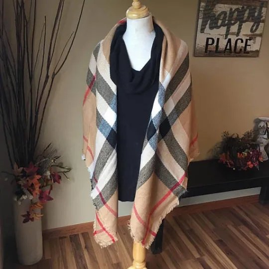 Blanket scarf { Classic check } Camel. Large square blanket scarf.