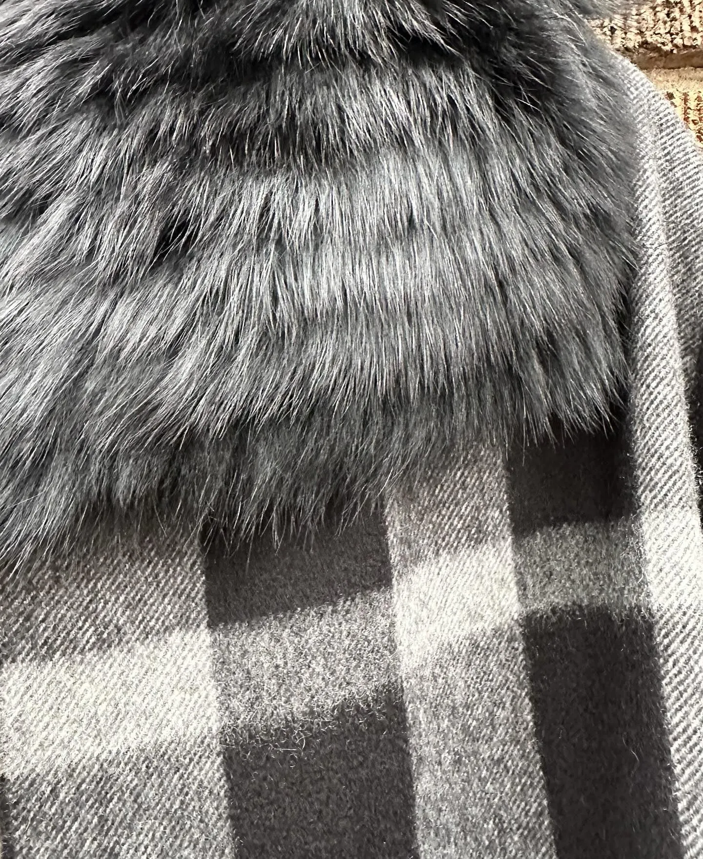 BURBERRY London England Cashmere Fox Fur Trim Scarf