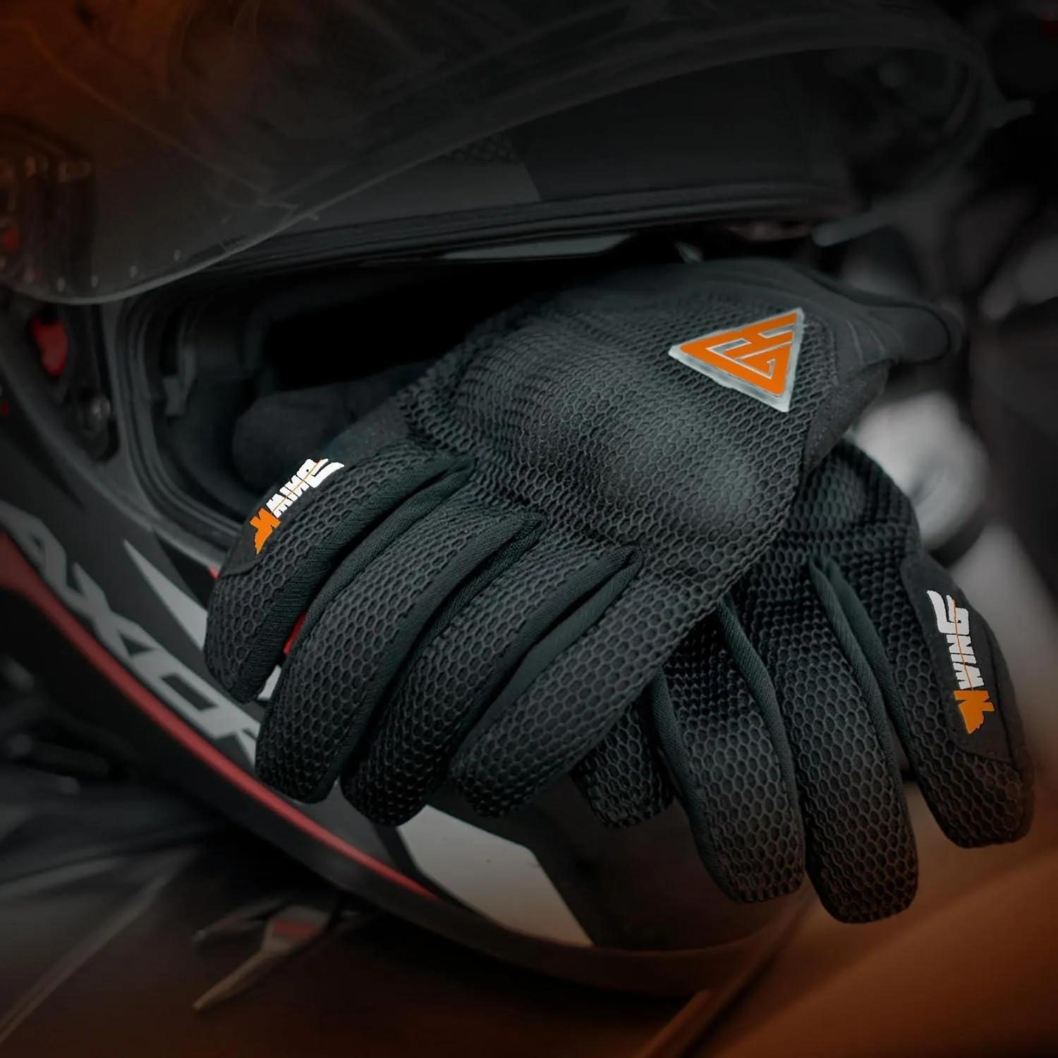 GRAND PITSTOP Night Wing Motorcycle Gloves.