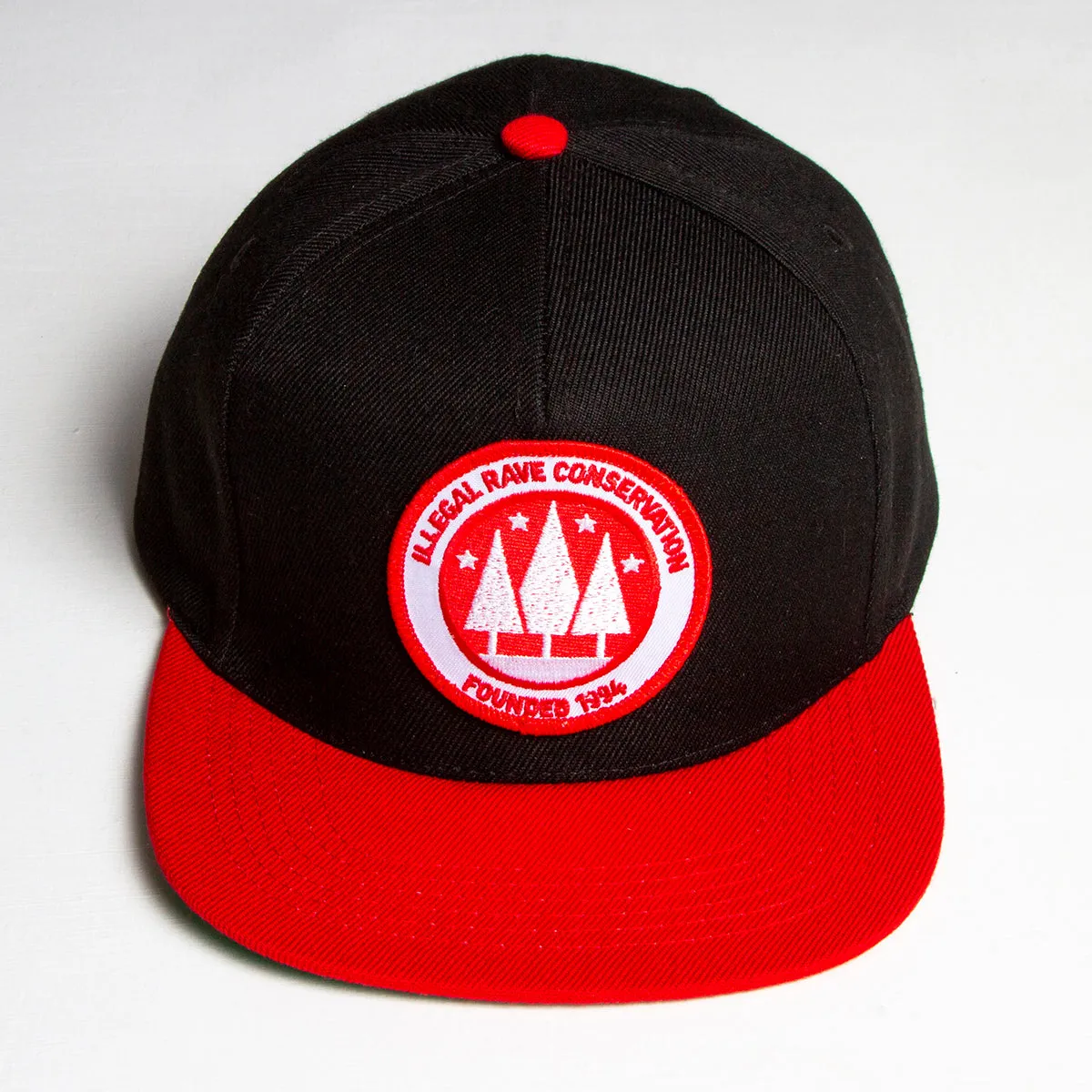 Illegal Rave - Snapback - Red & Black