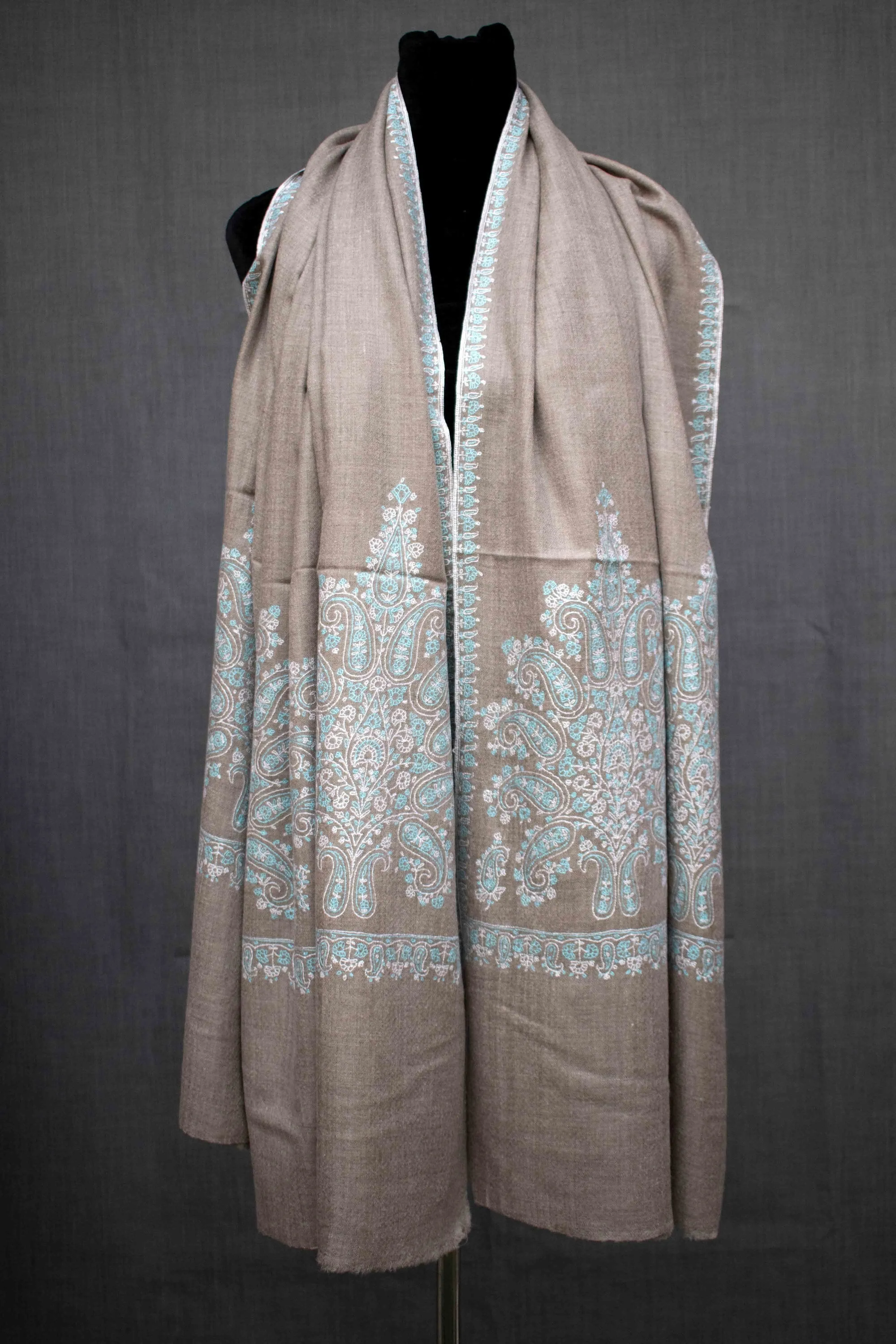 Kashmiri Pashmina Palla Embroidery Sozni Shawl, Hand Woven