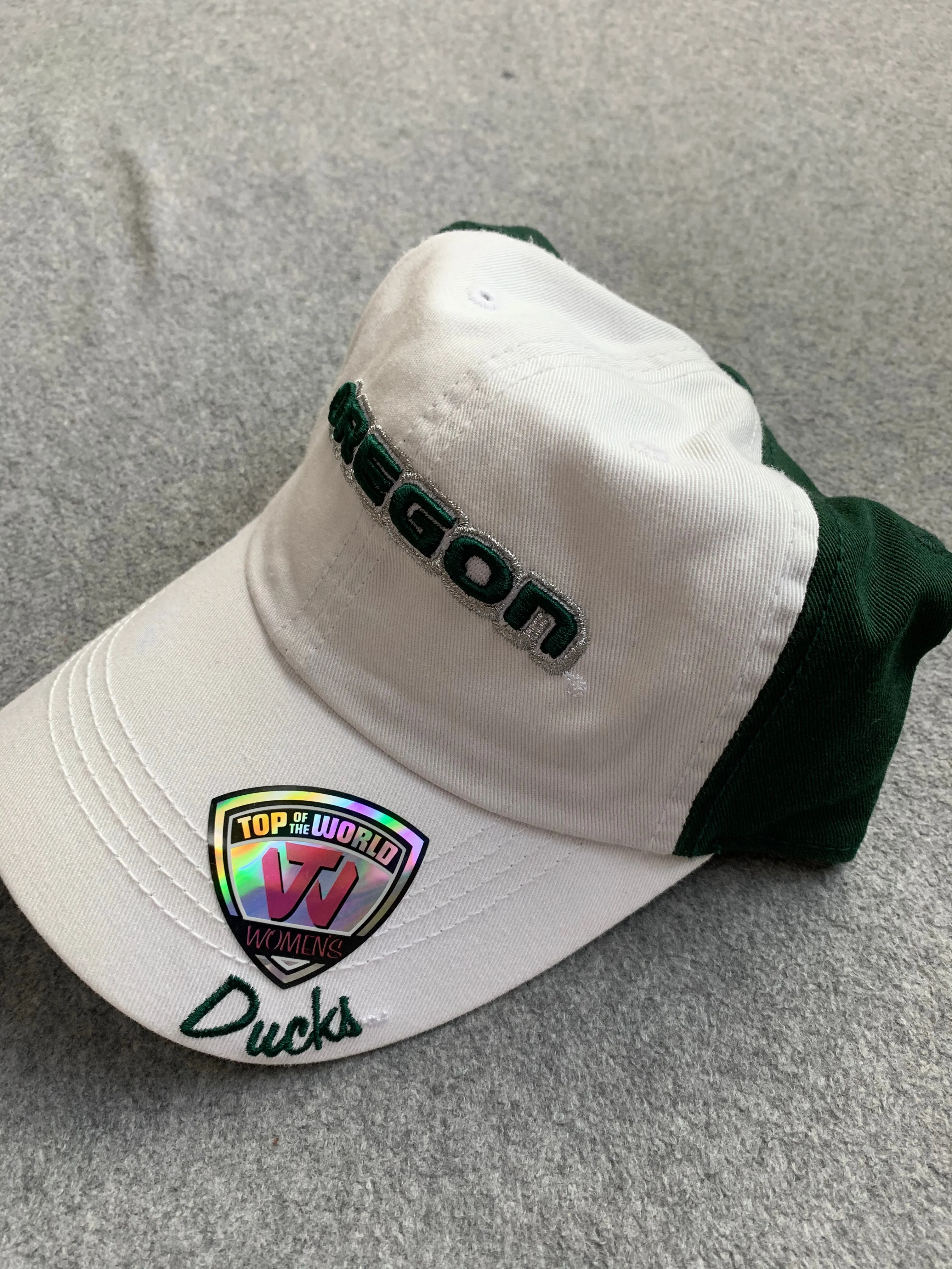 Ladies White & Green Oregon Ducks Hat