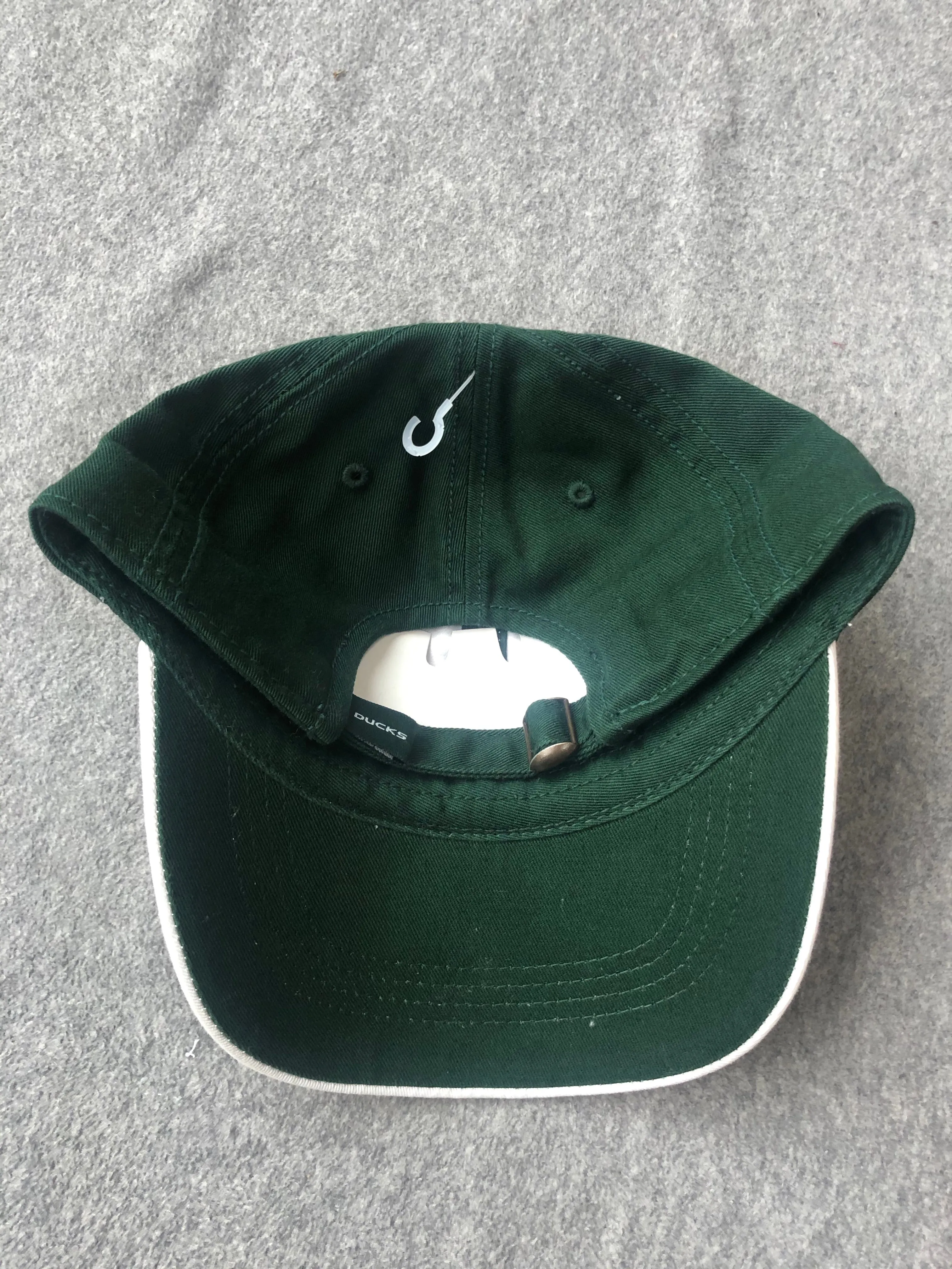 Ladies White & Green Oregon Ducks Hat