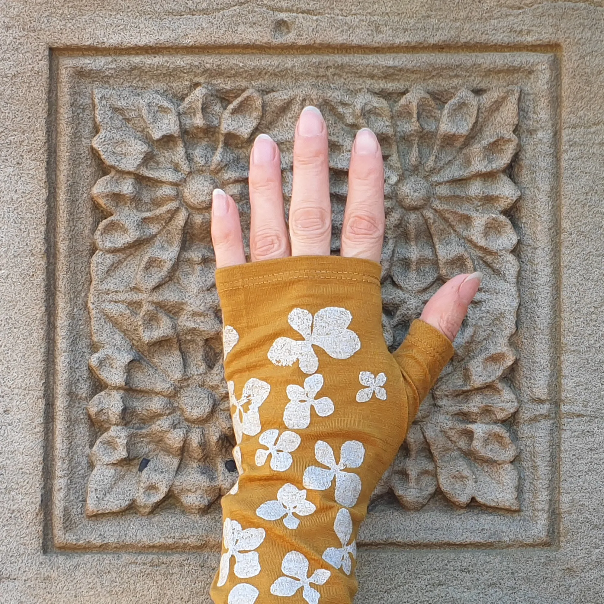 Mustard hydrangea print merino fingerless gloves