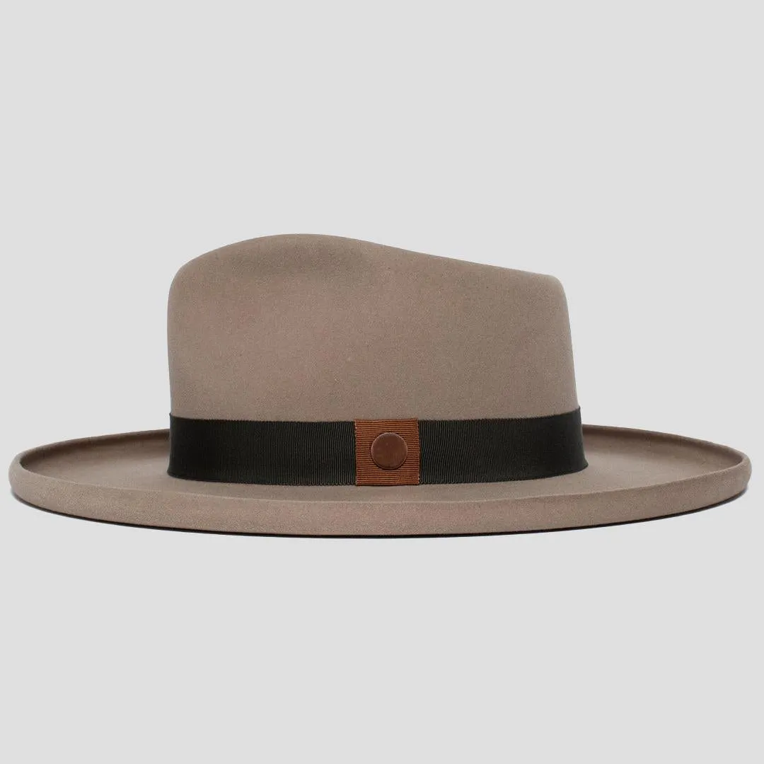 Tasteful Wide Brim Felt Fedora