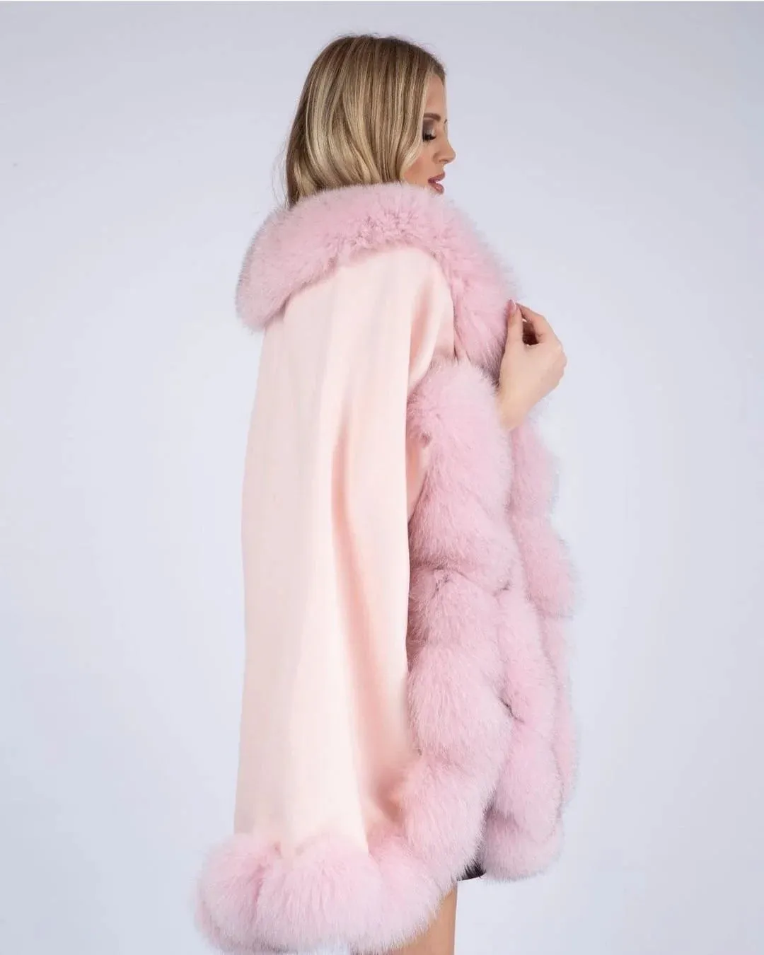 Vibrant Pink Cashmere Wool Scarf with Fox Fur Trim